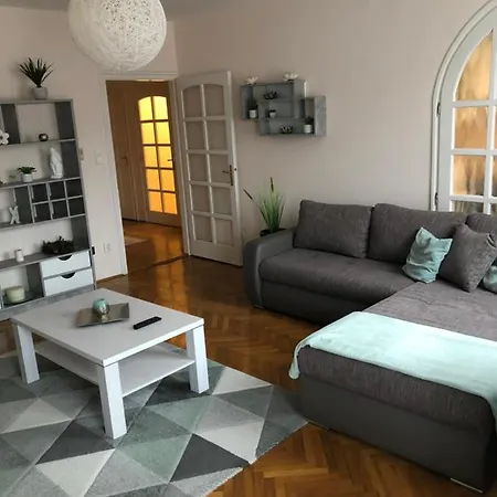Gyoengye Apartament