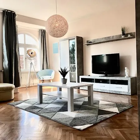 Apartament Gyoengye *