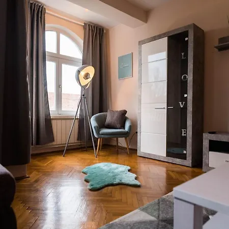 Gyoengye Apartament Segedyn