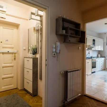 Gyoengye Apartament