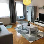 Gyoengye Apartmán *