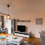 Gyoengye Apartmán *