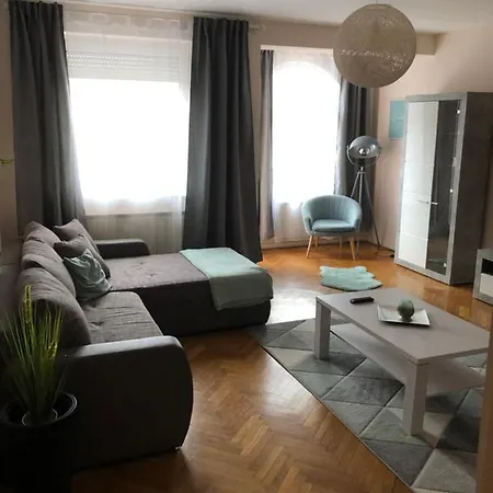 Apartament Gyoengye Segedyn