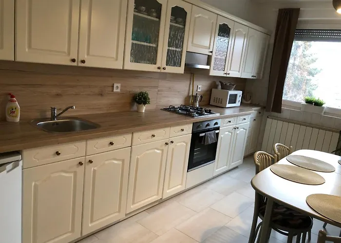 Gyoengye Apartment Szegedin